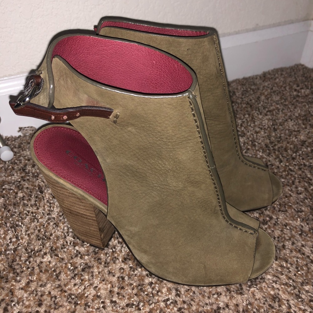 Coach Saratoga booties
